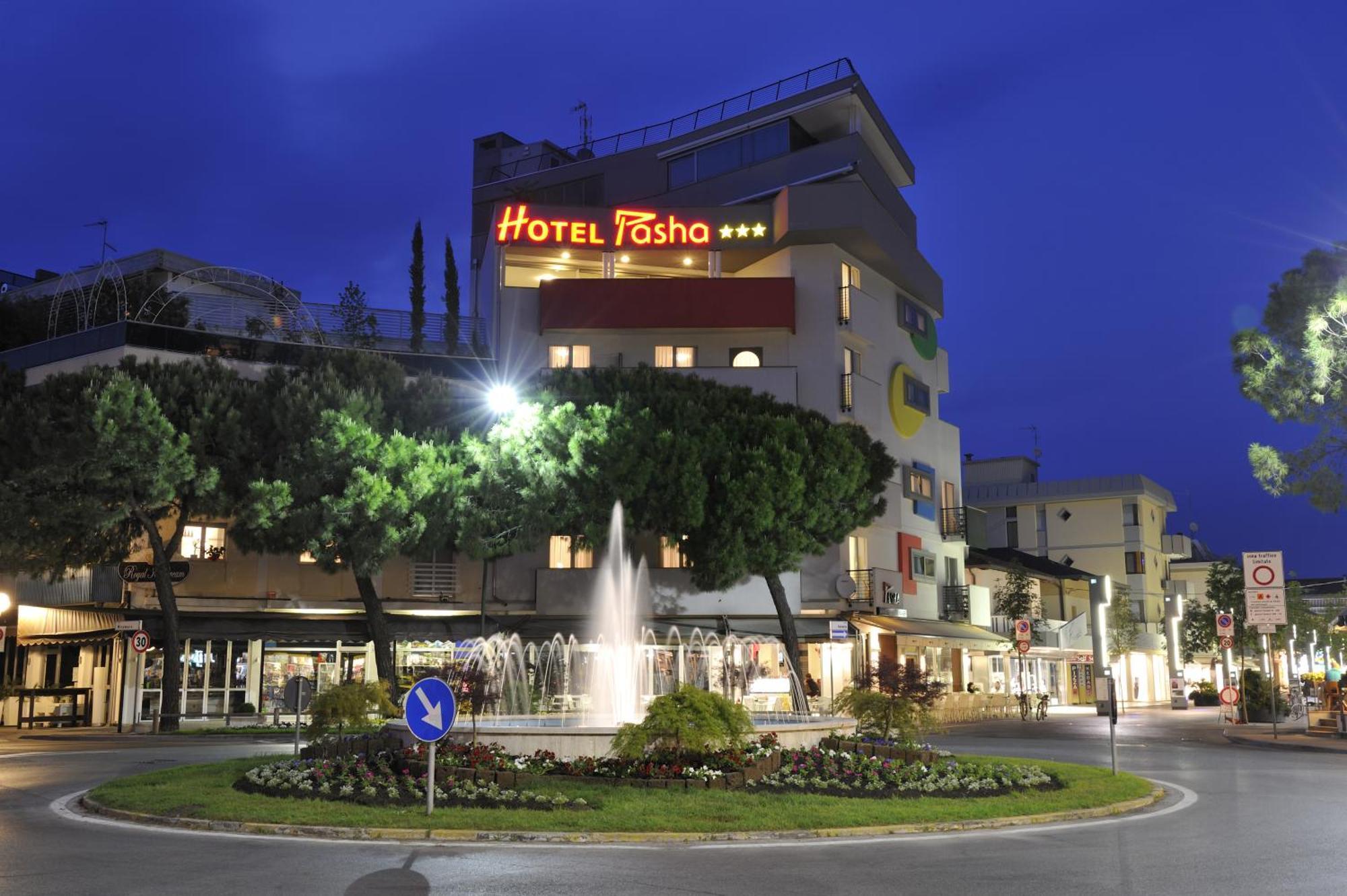 Hotel Pasha Lignano Sabbiadoro Exterior photo