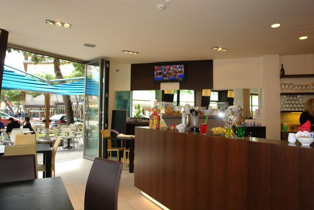 Hotel Pasha Lignano Sabbiadoro Exterior photo